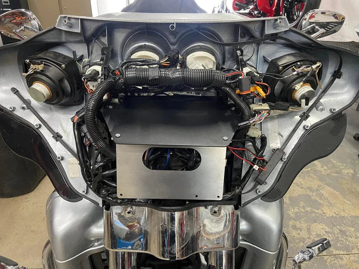 XEL CUSTOMS 13 DOWN SG AMP BRACKET