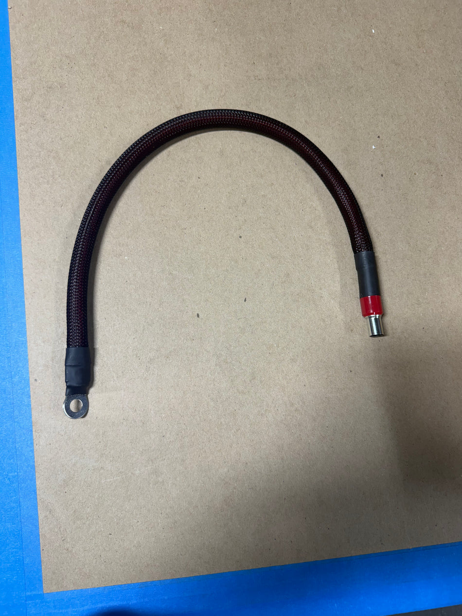 Zero gauge positive feed from the battery to the fuse block