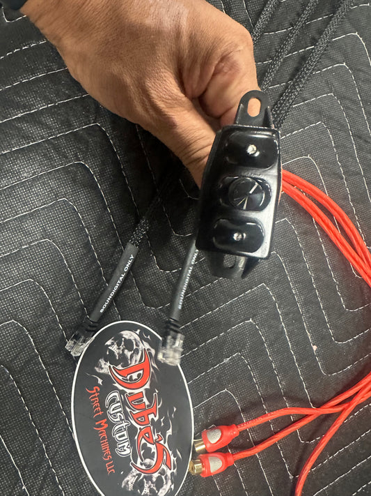dubiee bass knob clip to clip ( control 2 amps with 1 knob )